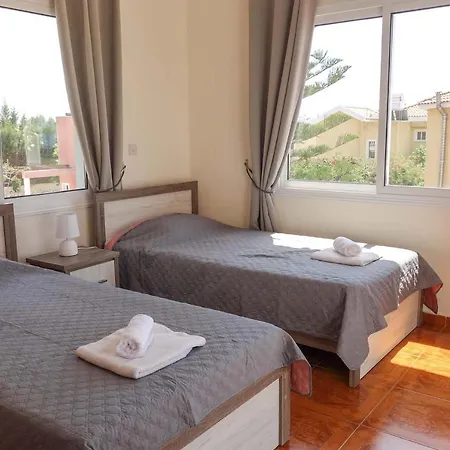 Queens Paradise 1 Villa