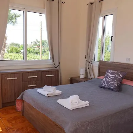Villa Queens Paradise 1 *
