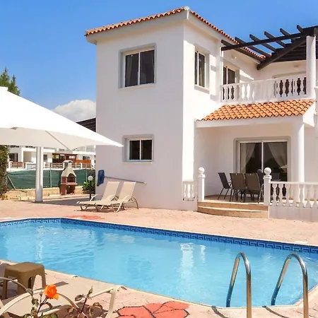 Villa Queens Paradise 1 *